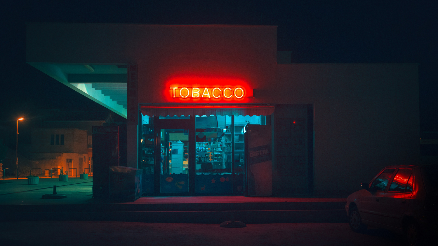 Stocking Smart: The Most Profitable Smoke Shop Products to Buy Wholesale in 2025