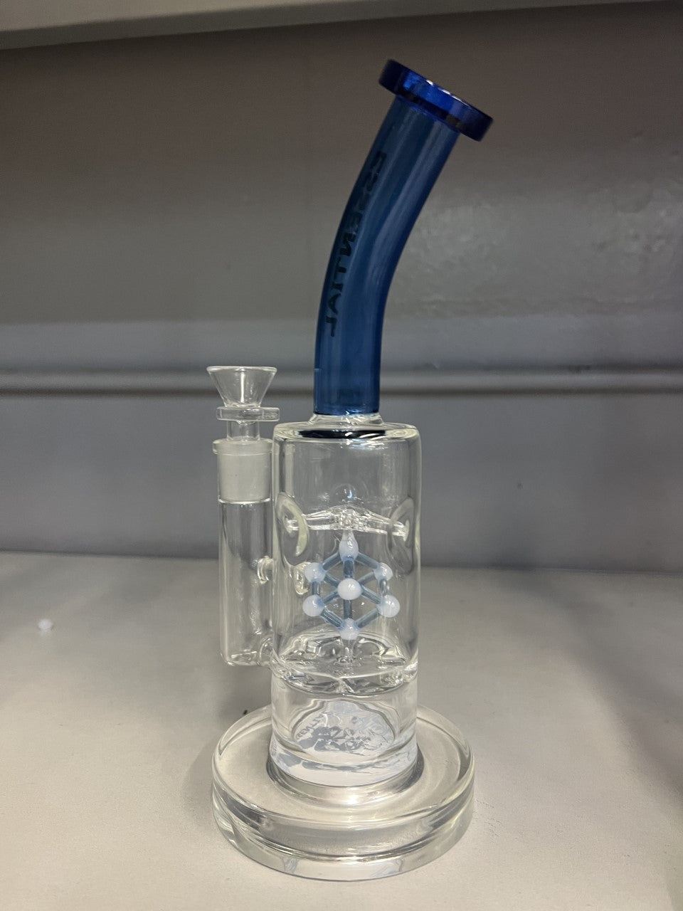 ESSENTIAL GLASS WATER PIPE