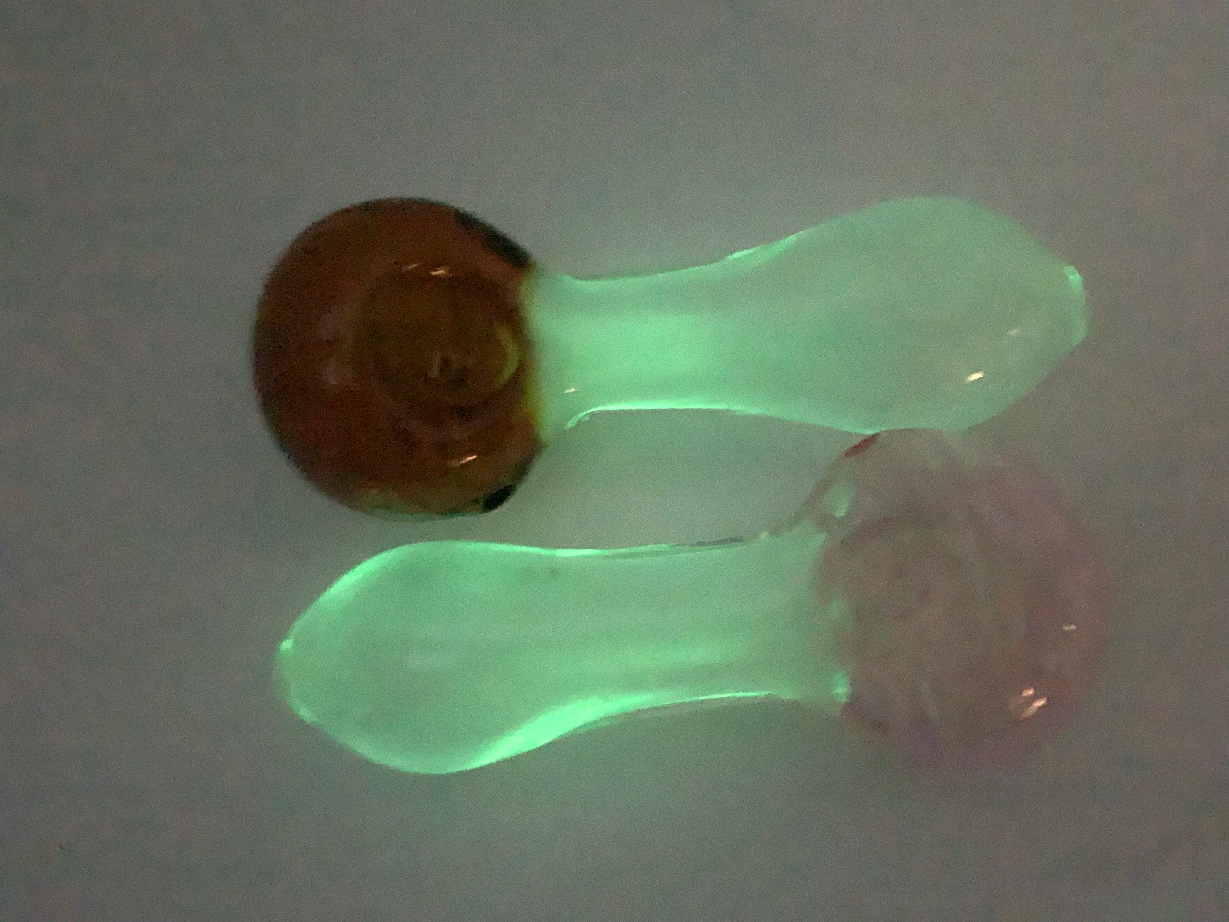 GLOW IN THE DARK HANDPIPE