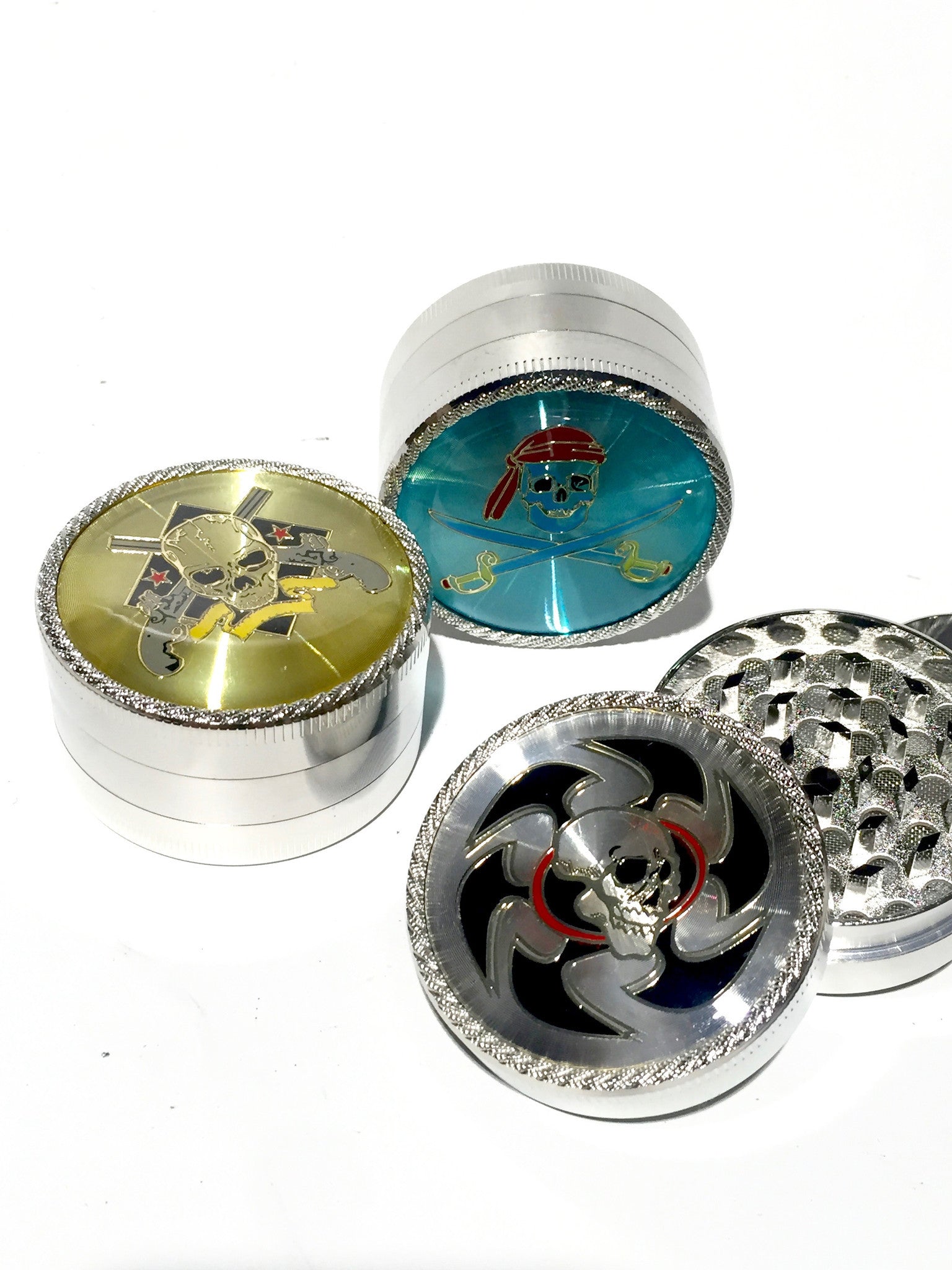 Skull top design novelty grinder