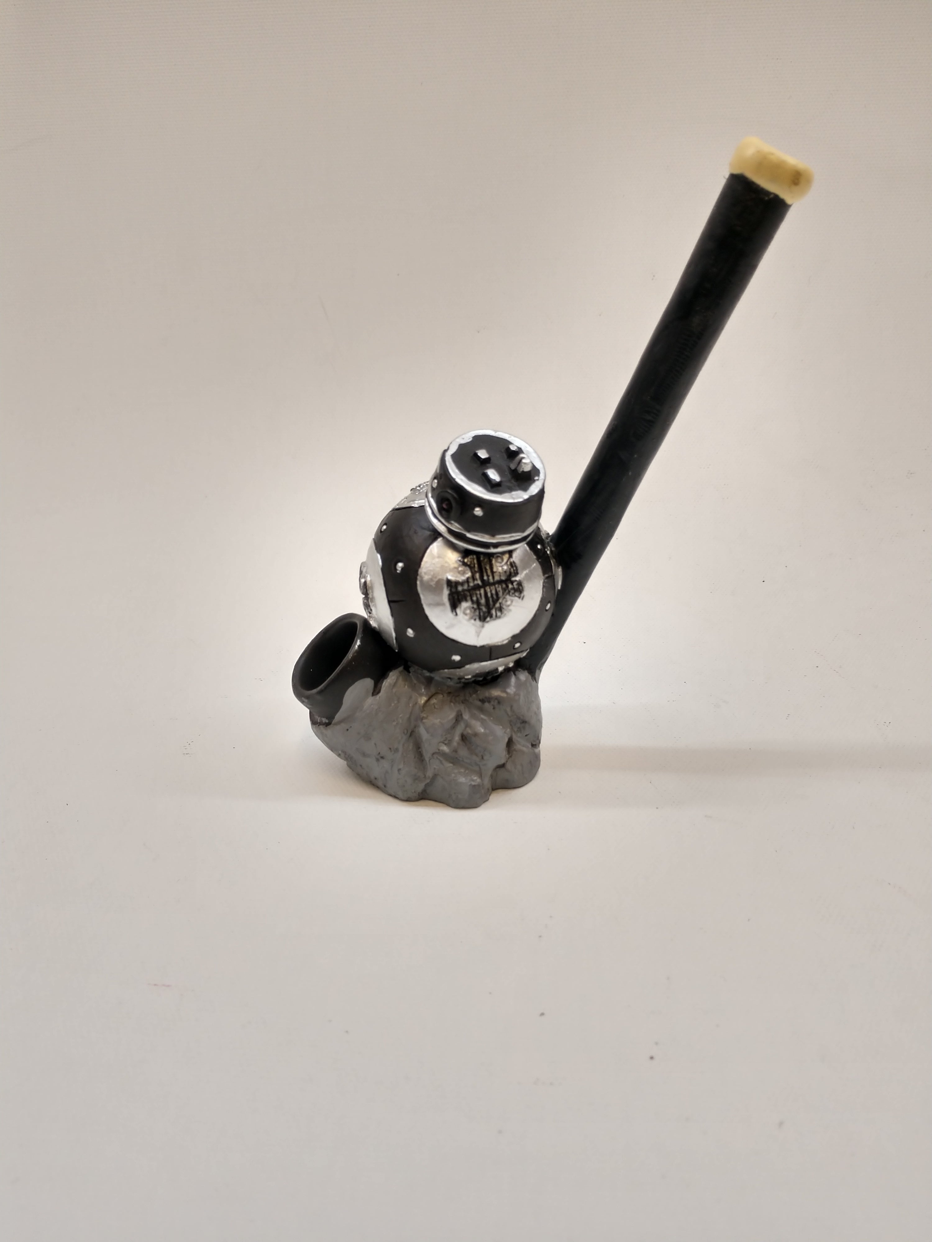 Resin Pipe Black Robot