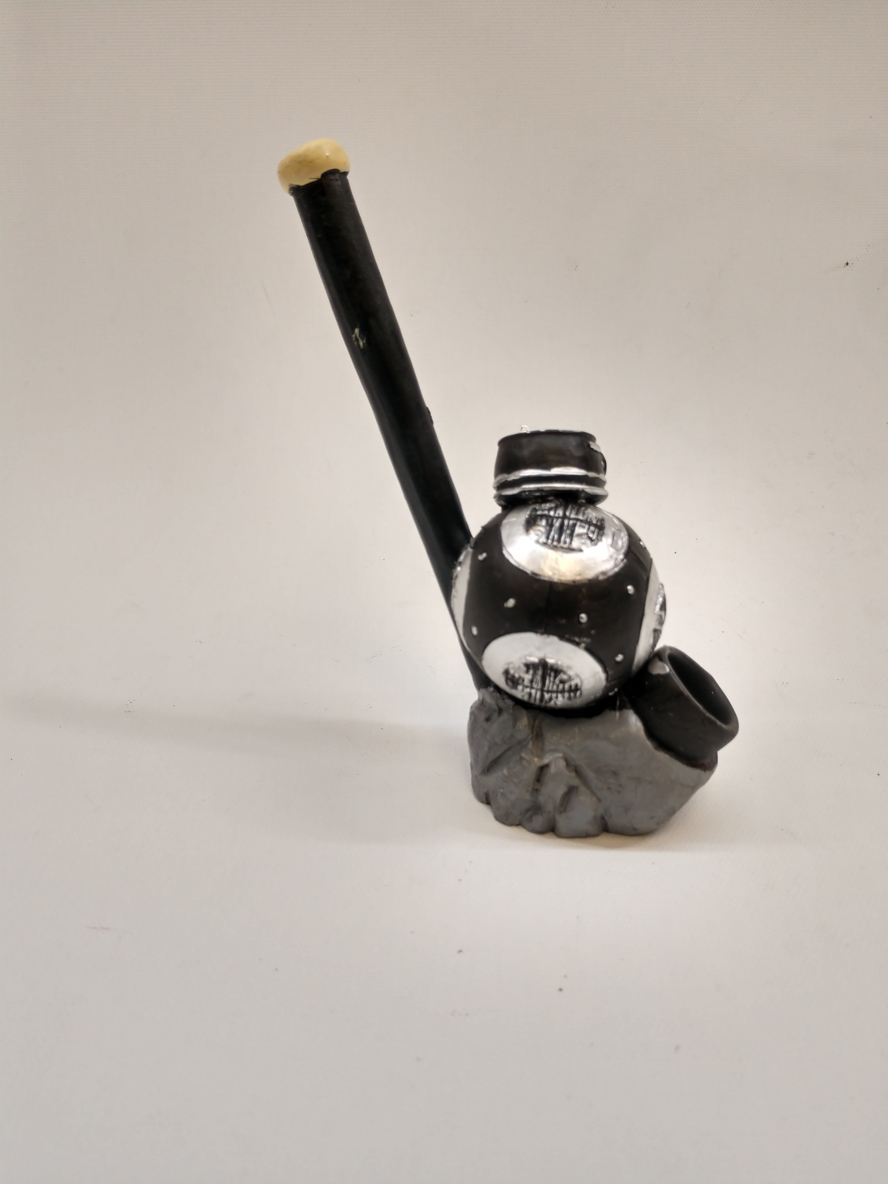 Resin Pipe Black Robot