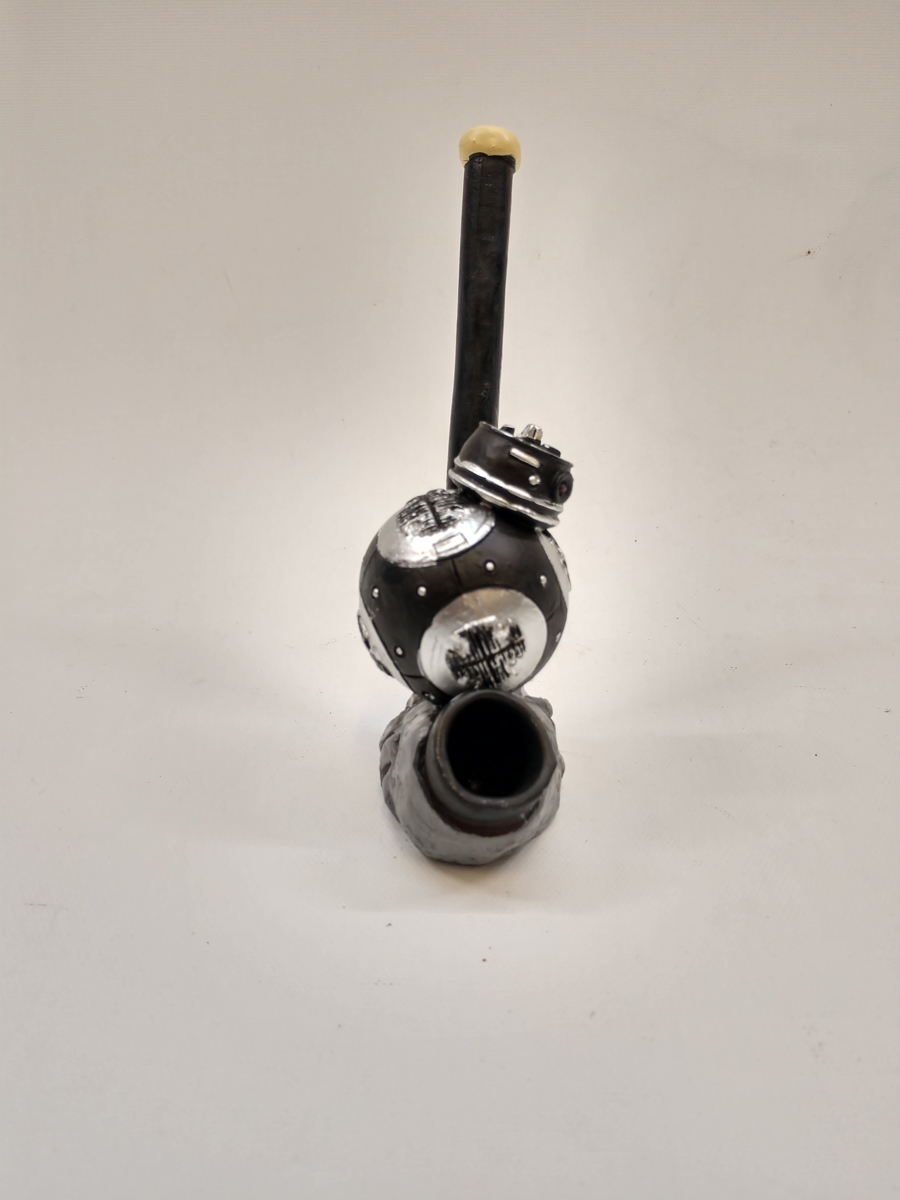 Resin Pipe Black Robot