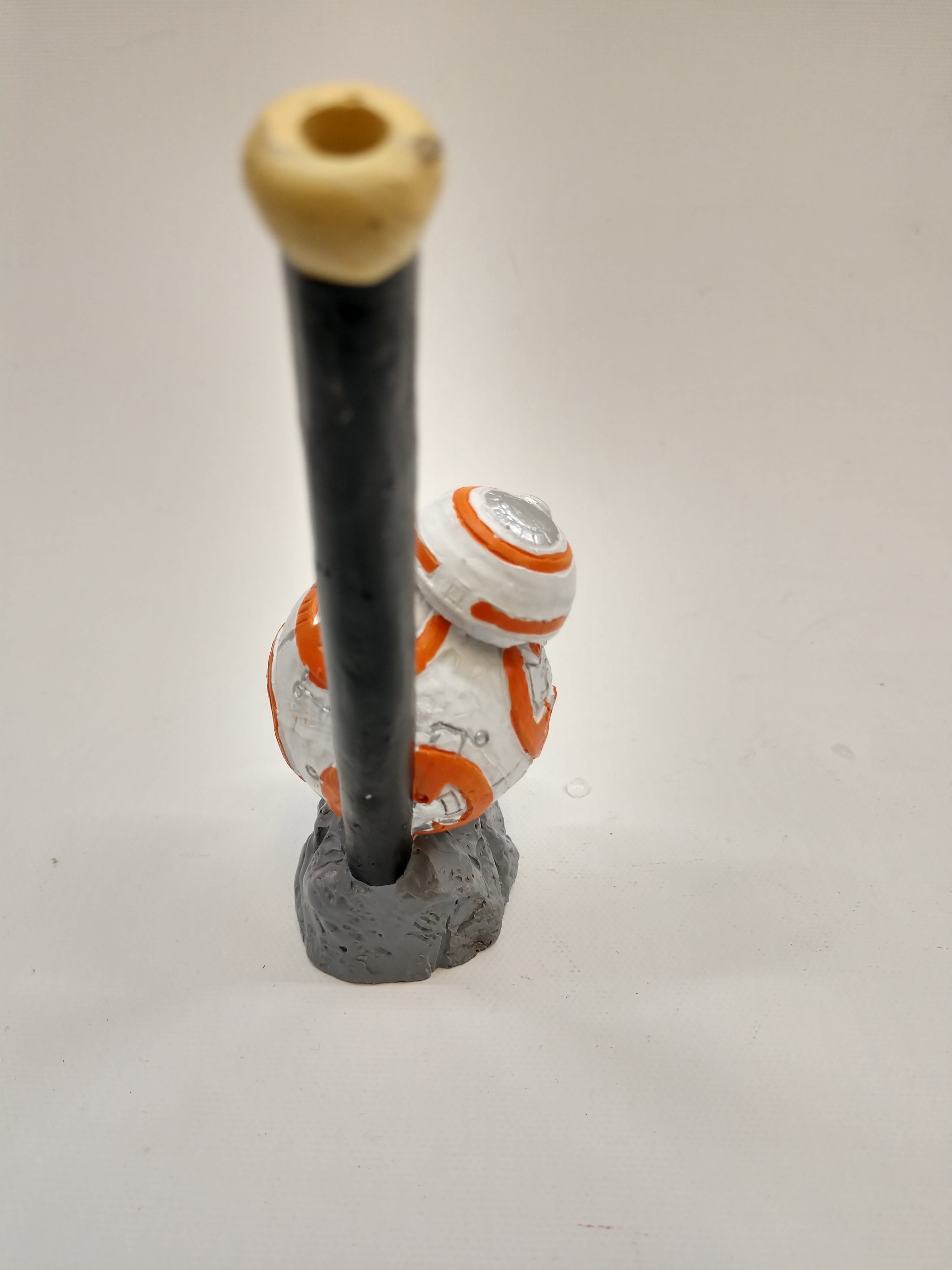Resin Pipe White Robot
