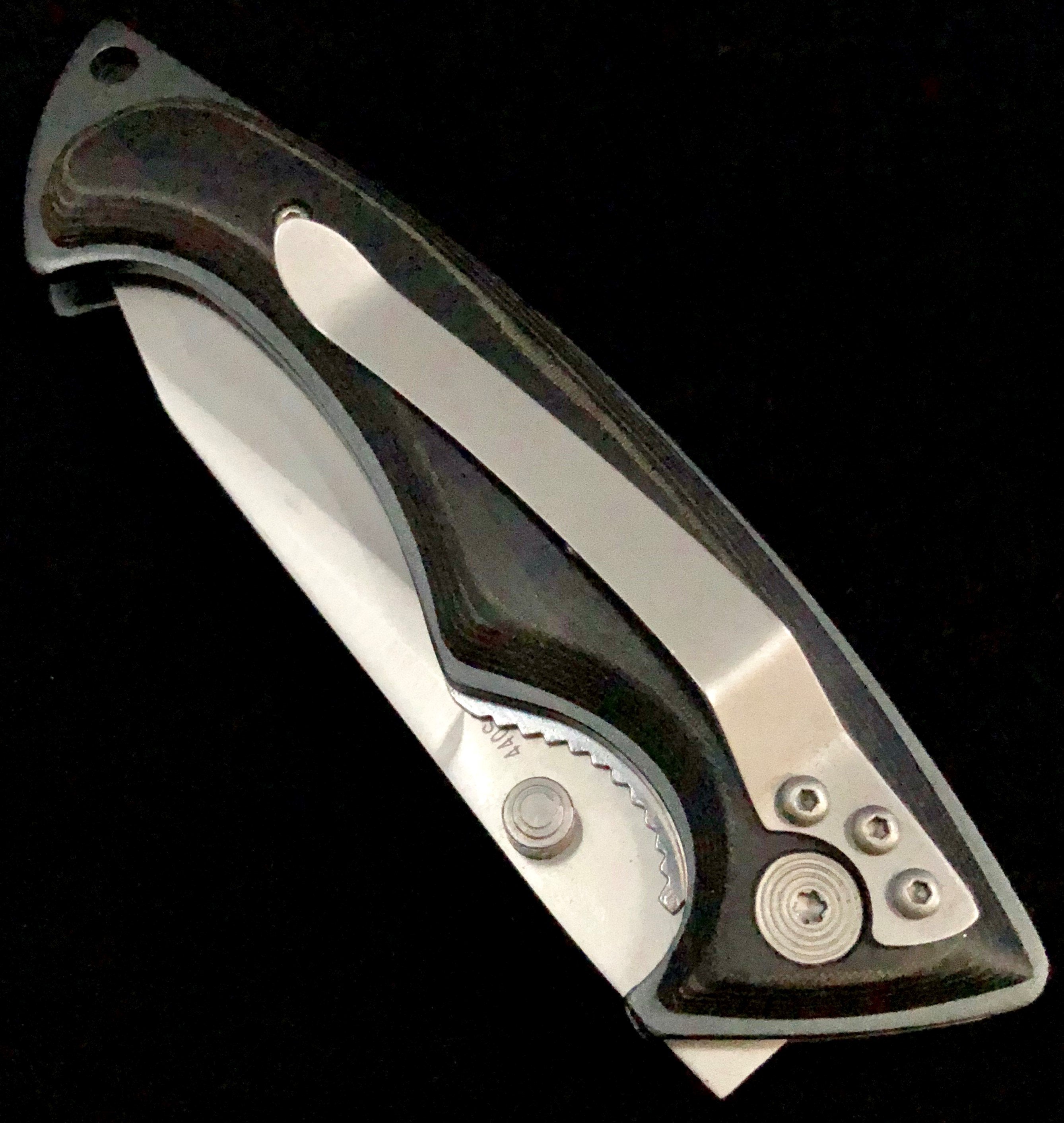 Black Protruding Grip Knife