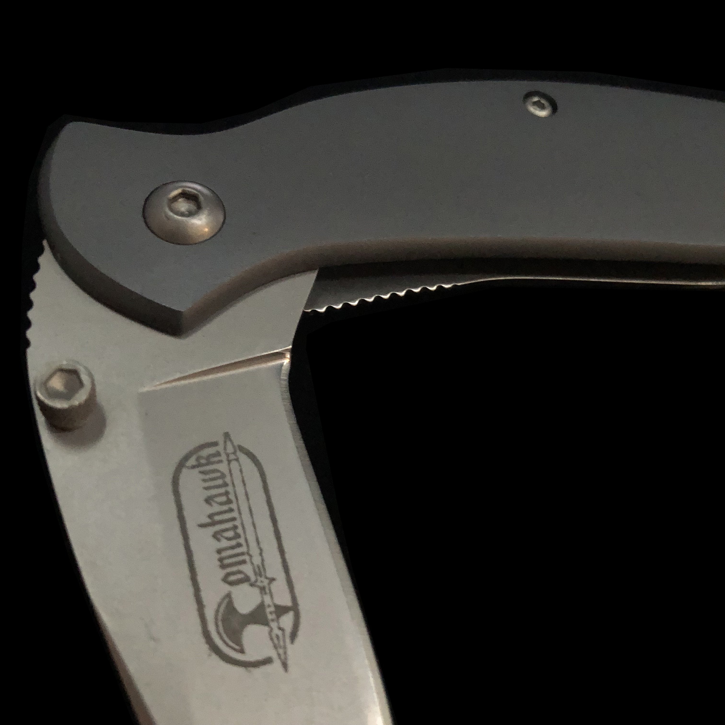 Smooth Gray Handle Knife